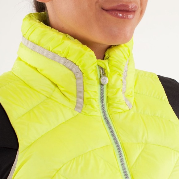 Lululemon Downtown Vest - Split Pea - Picture 4 of 10